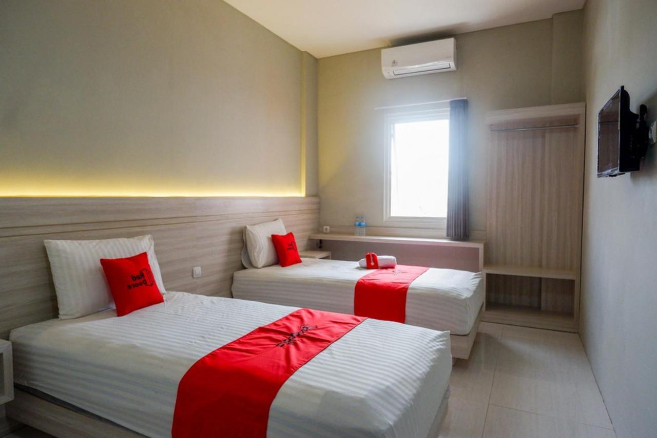 Hotel RedDoorz Syariah near PRPP Semarang Zewnętrze zdjęcie
