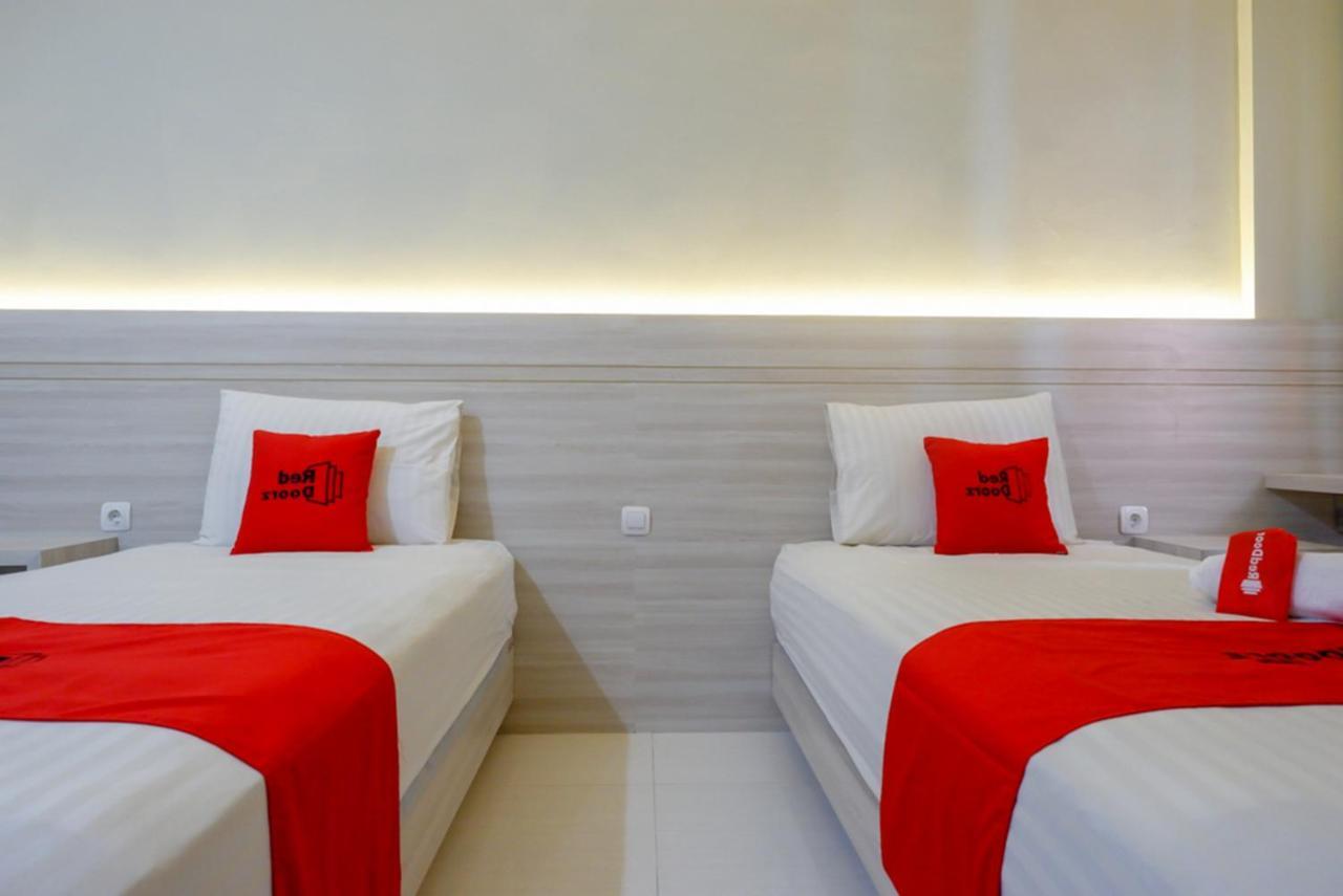 Hotel RedDoorz Syariah near PRPP Semarang Zewnętrze zdjęcie