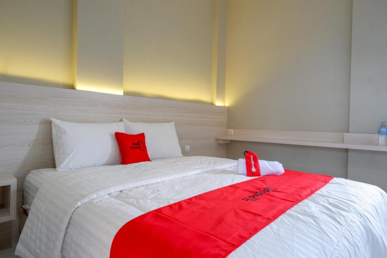 Hotel RedDoorz Syariah near PRPP Semarang Zewnętrze zdjęcie