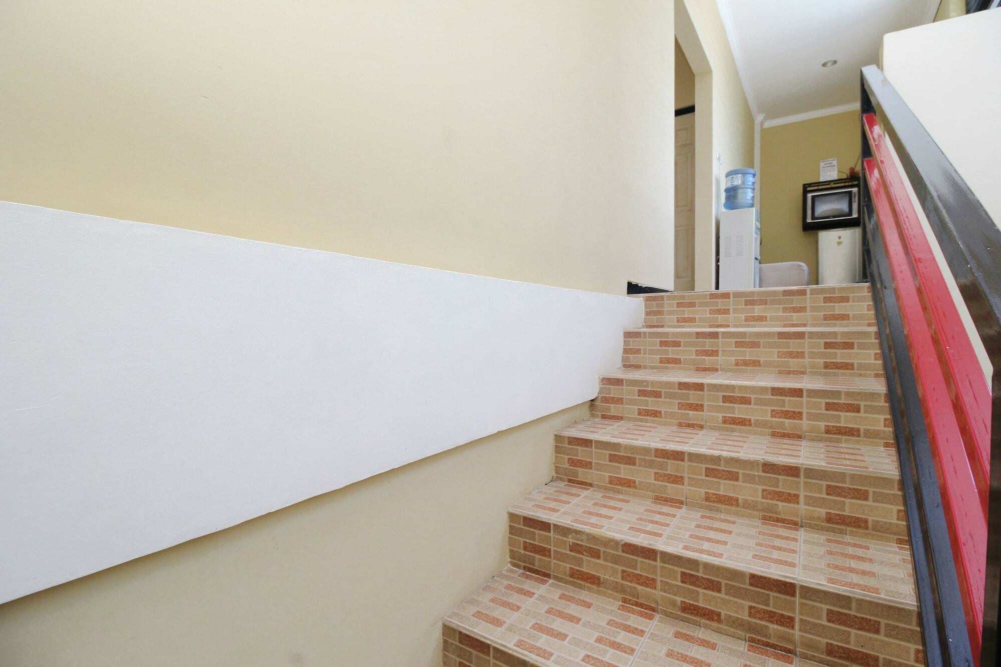 Hotel RedDoorz Syariah near PRPP Semarang Zewnętrze zdjęcie